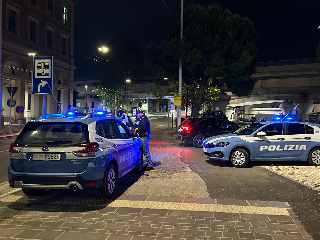 Ancona – Polizia in zona Piano, Archi e stazione, controllate oltre 300 persone